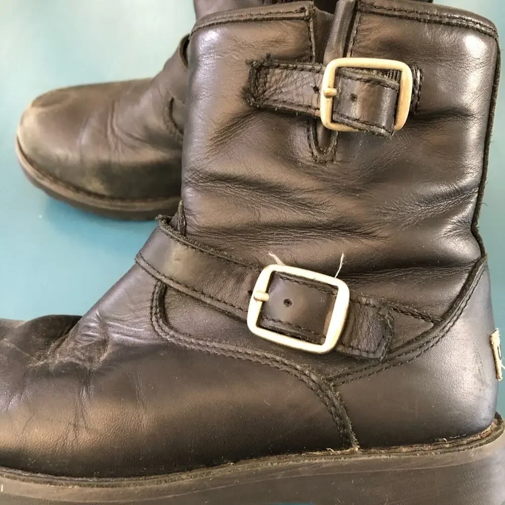 Ugg Kids Harwell Leather Boots Zip Closure Distressed Broken In Size 1 Unisex
